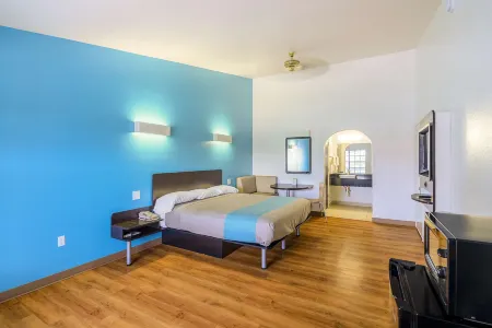 Motel 6 Canton, TX Отели в г. Кантон