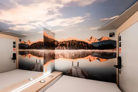 Capsule Hotel - Zurich Airport Отели рядом с Аэропорт Цюрих