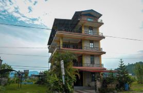 Hotel Young's Stupa