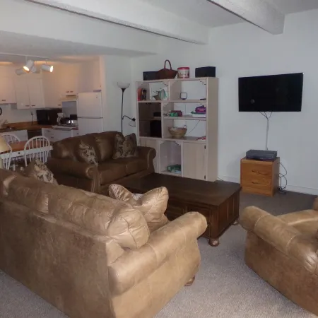 Snowflake 1 Bed Plus Den 2 Bath