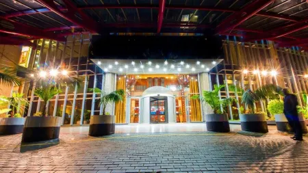 Monomotapa Отели в г. Хараре