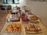 Elanthi Village Apartments - 朝食