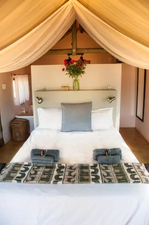 B'Sorah Luxury Tent & Venue Отели в г. Sterkfontein DMA