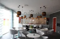 Sula Rorbuer og Havhotell Hotels in Frøya