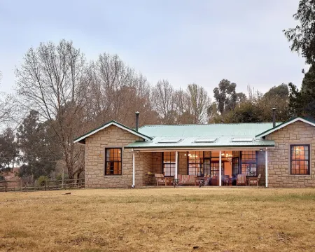 ドッグフレンドリー ファーム コテージ イン ザ ベルク by ファースト プライベート ステイズ アンダーバーグのホテル