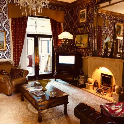 Castle Lodge Guest House 86-88 Sheil Rd L6 3AF Hotel berhampiran Stadium Anfield