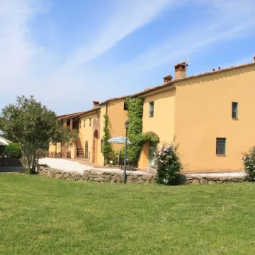 Apartment Between Pisa and Livorno