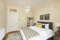 JOIVY Stylish 2bed Flat Near Calton Hill Hotels in Royal Mile