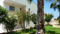 Newcastle Studios Hotels in Agios Konstantinos