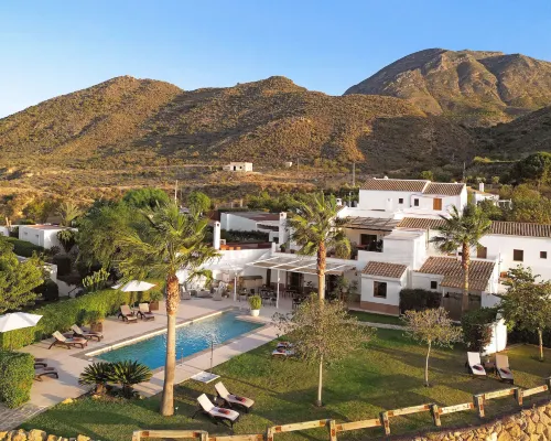 Boutique Hideaway Cortijo El Sarmiento فنادق في موجاكار