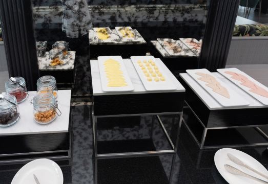 3. 퀸즐랜드 호텔 ..