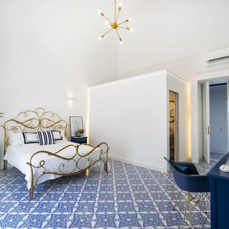 Crudo Home