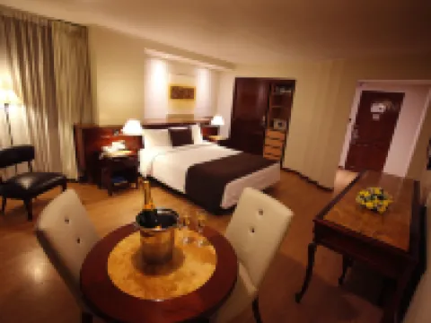 Hotel Reina Isabel โรงแรมในกีโต