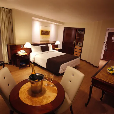 Hotel Reina Isabel