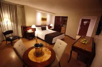 Hotel Reina Isabel Hoteles en Quito
