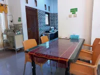 Homestay Syariah Jakal 3 Dekat Ugm by Simply Homy - Kitchenette