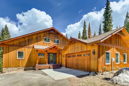 Chalet Elevation Отели рядом с достопримечательностью «Квандари Пик Трейлхед»