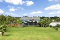 EXCEPTIONAL EXCLUSIVE ONE-OF-A-KIND 5 BEDROOM 5 BATH LODGE IN VENICE