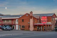 Antler Inn Hotels near Oxbow Bend