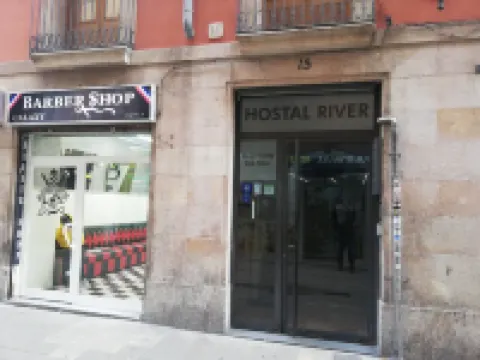 Hostal River