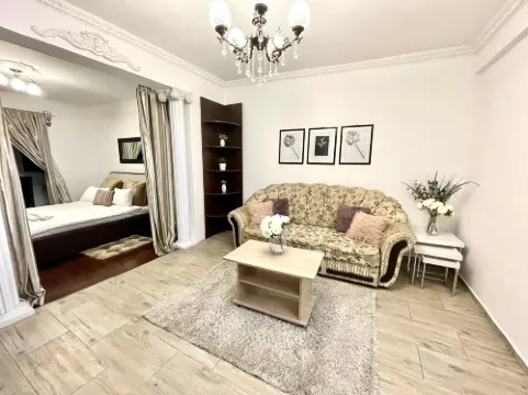 Baroq Central City Apartment