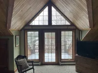Beautiful Northwoods Getaway - balcony
