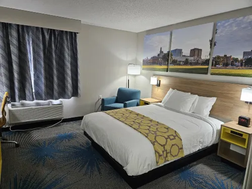 Days Inn by Wyndham Davenport Hotels in Davenport