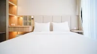 Cozy Studio Connected to Mall at the Vertu Apartment - 4-Star