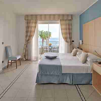 Aregai Marina Hotel & Residence Rooms