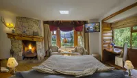 Nido del Cóndor Hotel & Spa Hotel dekat Colonia Suiza