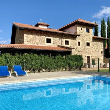 Akla Hotel Suites Valles Pasiegos