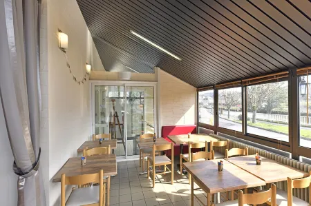 Hostellerie du Cantal Отели в г. Сен-Бонне-де-Конда