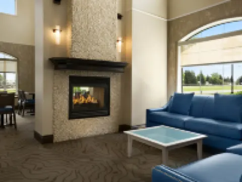 Days Inn & Suites by Wyndham Brandon Hotels in Brandon