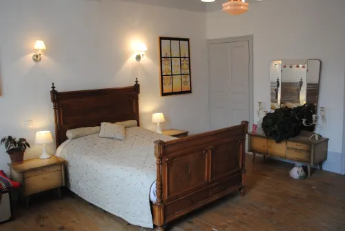 Nidélice Chambre d'hôtes Hotel a Belvianes-et-Cavirac