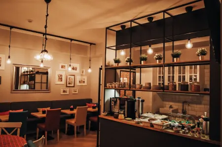 Gołębia 8 Residence Отели рядом с достопримечательностью «Adam Mickiewicz statue»