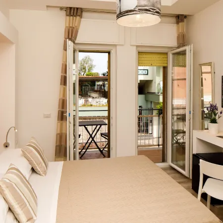 Sorrento Comfort Rooms Con Piscina