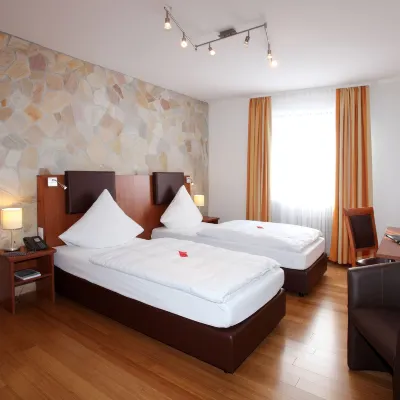 Hotel Silberhorn Các khách sạn gần Tiergarten Nürnberg