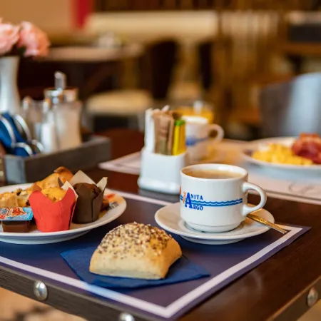 Argo Hotel Piraeus