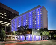 The Whitehall Houston Отели рядом с достопримечательностью «Houston City Hall»