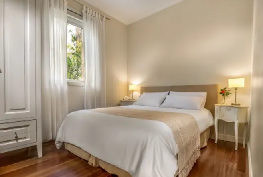 248 フィニステラ ホルヘ・ニューベリー空港周辺のホテル