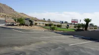 Apple Valley Hotel & Lodge