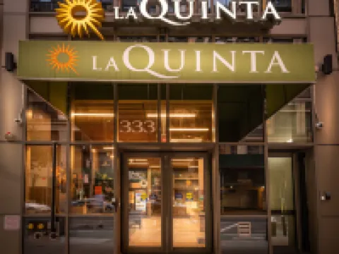 La Quinta Inn & Suites by Wyndham Times Square South Hotels near Ripley's Believe It or Not! Times Square