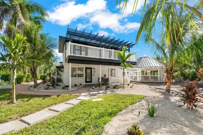 Tropic Isle at Anna Maria Island Inn Hotels near Bridge Street