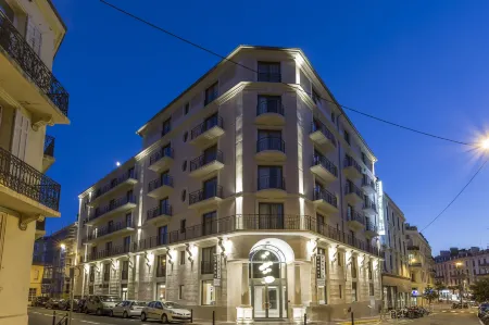 Nemea Appart Hotel Cannes Palais Отели рядом с достопримечательностью «Allées de la Liberté»