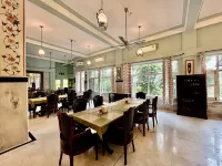 Umaid Palace - Luxury Resort Near Jaipur Close to Bhangarh & Chand Baori Stepwell Abhaneri Hotel di Dausa