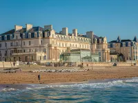 Le Grand Hotel des Thermes Hotels near Sillon