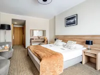 Mercure Wiazowna Brant Hotels in Gmina Poświętne