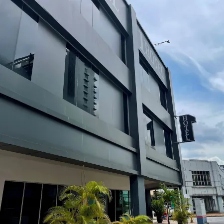 1 Hotel Kuchai Lama Отели рядом с достопримечательностью «Арена «Мега Стар»»