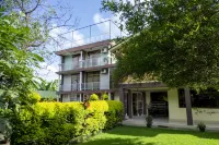 Runako Lodge Hotel a 