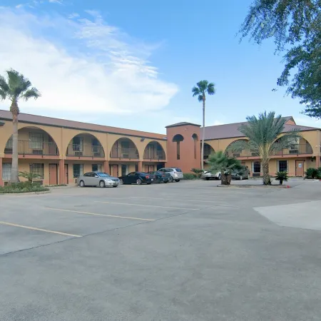 Super 8 by Wyndham Houston/Webster/NASA